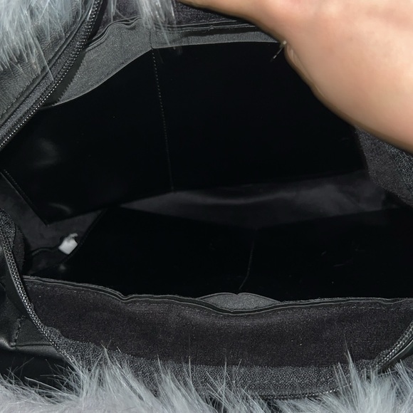 O Bag Gray with faux fur trim - Picture 6 of 6